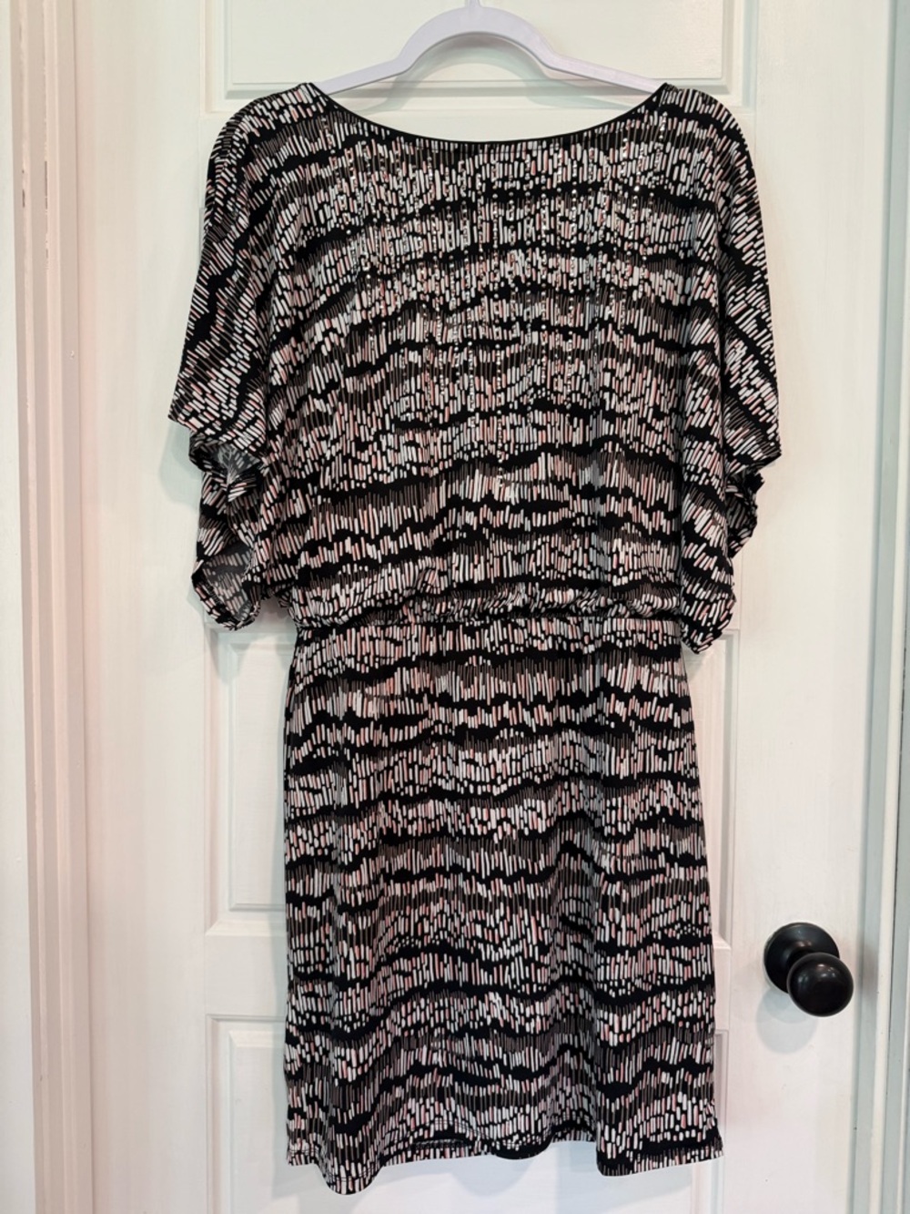 White House Black Market Embellished Dress Size Small Black Pink Sheath NWOT